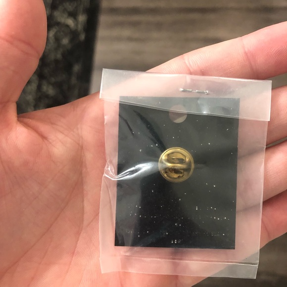 1988 VINTAGE USA OLYMPICS GOLD COLLECTORS PIN - Deadstock! - Picture 2 of 2